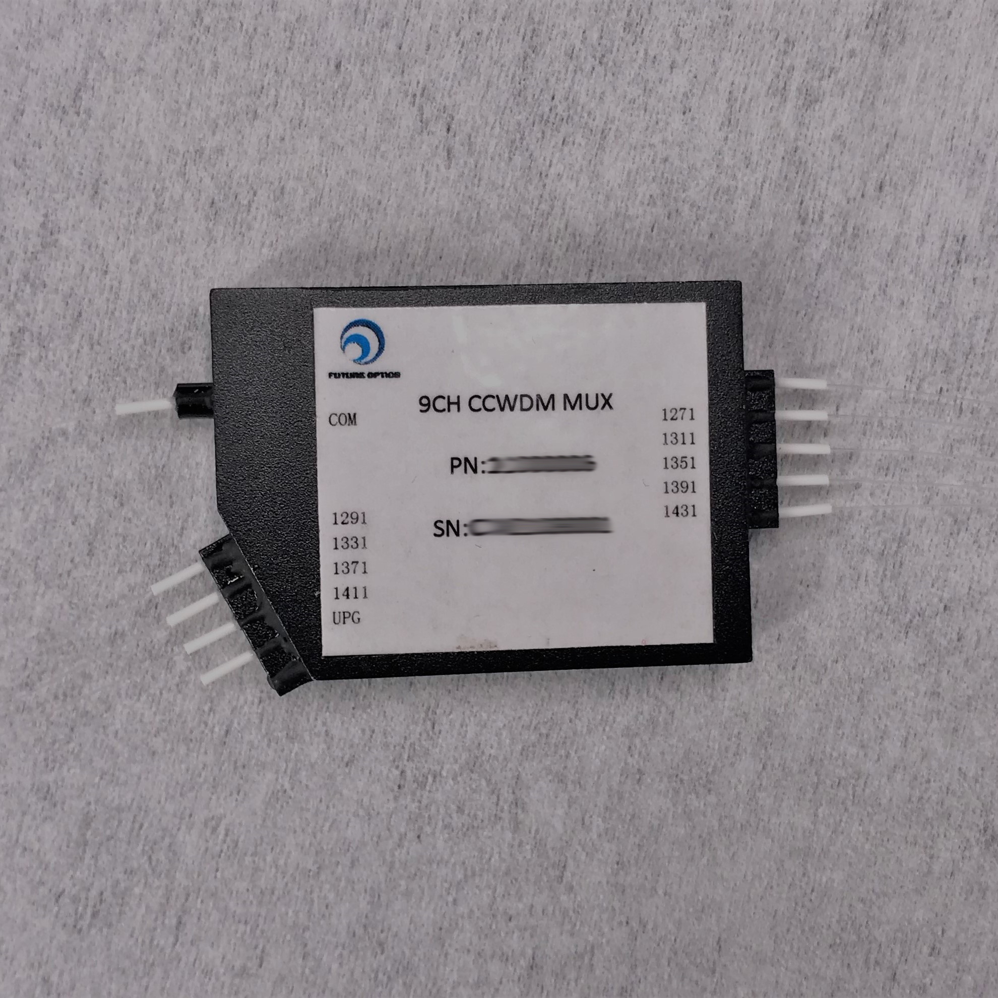 9 通道1271-1431nm或ITU，典型插損1.4dB，自由空間二維平面結(jié)構(gòu)